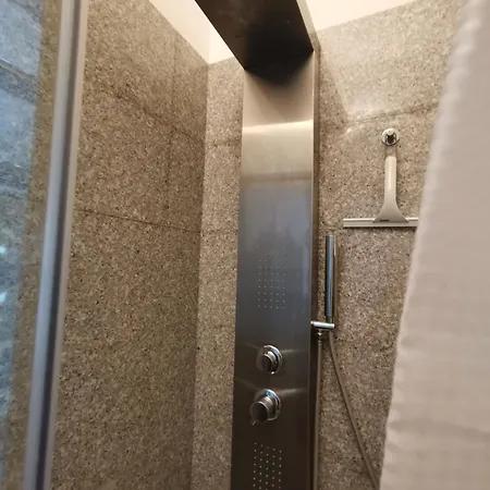 Da Lella City Centre Homestay szállás Trieszt