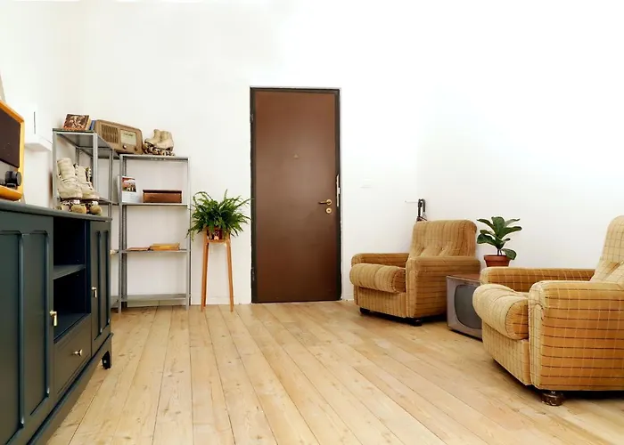 Da Lella City Centre *